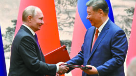 푸틴 "폐쇄적 동맹 유해" 시진핑 "다자주의"…美 보란듯 결속 과시