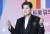 가수 김호중이 지난달 12일 오후 서울 마포구 상암동 SBS 프리즘타워에서 열린 '트롯뮤직어워즈 2024' 레드카펫 행사에서 포즈를 취하고 있다. 뉴스1
