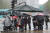 봄비가 내린 지난달 16일 오전 서울 종로구 세종대로 사거리에서 출근길 시민들이 우산을 쓰고 있다. 뉴스1