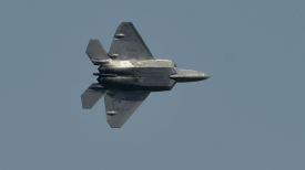 한국 F-35A, 세계 최강 미 F-22 ‘랩터’와 치열한 근접 공중전 펼쳤다