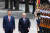 16일 베이징 인민대회당 광장에서 시진핑(왼쪽)·푸틴 중·러 양국 정상이 의장대를 사열하고 있다. [타스=연합뉴스]