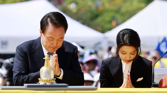 尹부부, 사리반환 기념식 참석…"불교계·국민 모두에 큰 경사"