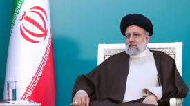 "이란 대통령 탄 헬기 '비상착륙'…구조대 급파, 생사확인 안 돼"