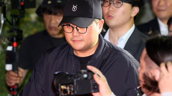 김호중 "죄 지은 사람, 죄송하다"…경찰서에서 한때 귀가 거부
