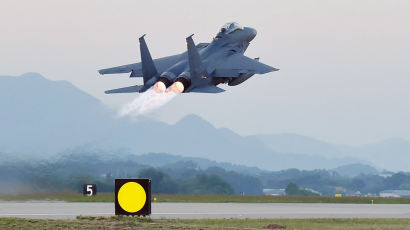 [포토타임]공군, '소링 이글 훈련' 실시…항공기 60여대 참가 