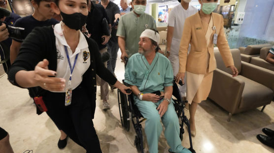 싱가포르항공 난기류 부상자 20명 중환자실에…일부 척추 손상