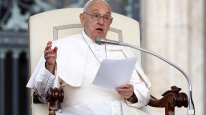 교황, 성소수자 감싸더니…비공개 회의에선 동성애 혐오 표현