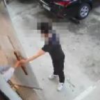 "저기요" 출근하는 여성 뒤따라온 男…CCTV 찍힌 공포의 순간 