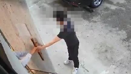 "저기요" 출근하는 여성 뒤따라온 男…CCTV 찍힌 공포의 순간 