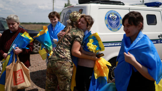 러시아 국방부 “러·우크라 석달여만에 포로 75명씩 교환”
