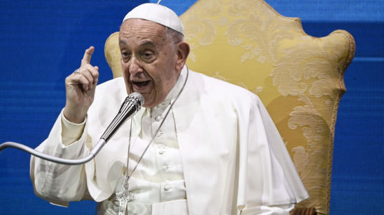 동성애 혐오 발언 이틀 뒤 "험담은 여자들이"…교황의 입 또 논란