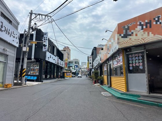 3일 낮 12시쯤 제주시 건입동 제주 흑돼지거리가 한산한 모습을 보이고 있다. 최충일 기자