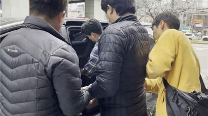 '서울대 N번방' 주범, 법정서 덜덜 떨고 오열…일부 혐의 인정