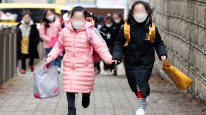 초경 빨라진 요즘 여자 아이들…원인으로 '대기오염' 지목됐다