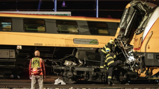 체코서 여객·화물열차 정면충돌해 탈선…4명 사망·27명 부상