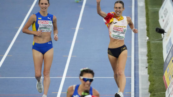 너무 빨랐던 세리머니…결승선 10m 남기고 메달 놓친 선수