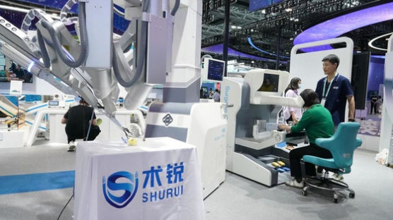 [Biz-inside,China] "전공의보다 뛰어나"...저변 넓혀가는 中 '로봇 수술' 시장