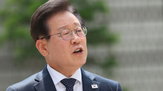 ‘대북송금’ 재판 앞둔 李 "희대의 조작…언론은 검찰 애완견"