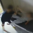 男보호사가 50대女 몸 올라타 폭행…정신병원 CCTV 충격