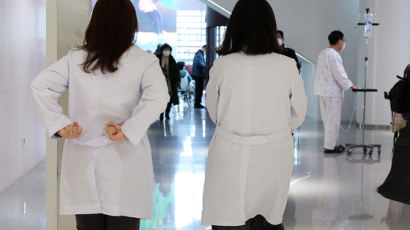 '파업 불참' 의사 "의사 수 1% 늘어난다고 한국 의료 망하나"