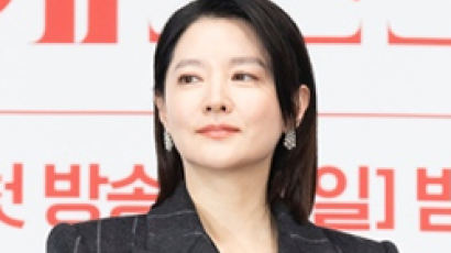 ‘참전용사 딸’ 이영애, 군에 또 5000만원 기부