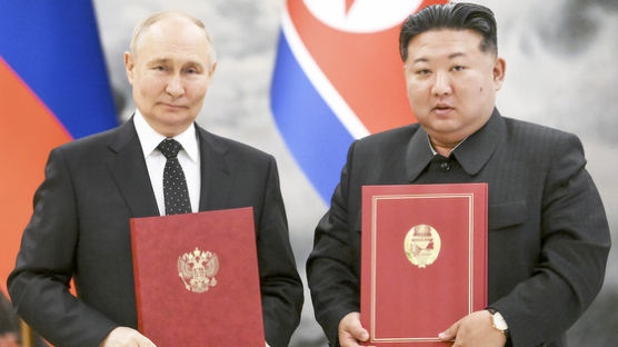 ”전쟁땐 지체없이 군사 원조”…김정은, 푸틴에 ‘자동 개입 선택권’ 줬다