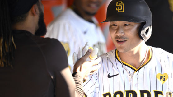 김하성, MLB 3년 연속 두 자릿수 홈런…추신수 이어 2번째