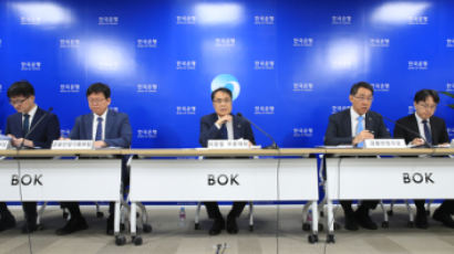 韓 금융위험 요인은…부동산PF, 빚 못 갚는 자영업자