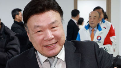대통령 특사된 홍수환, 47년 만에 '4전 5기 신화' 파나마 찾는다