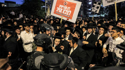 "군대 가라"는 법원 판결 불복…이스라엘 '초정통파' 유대교인, 폭력 시위