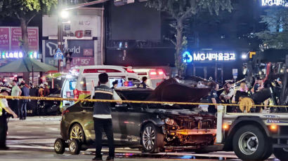 역주행 차량, 인도로 돌진했다…서울 시청역 인근 9명 사망