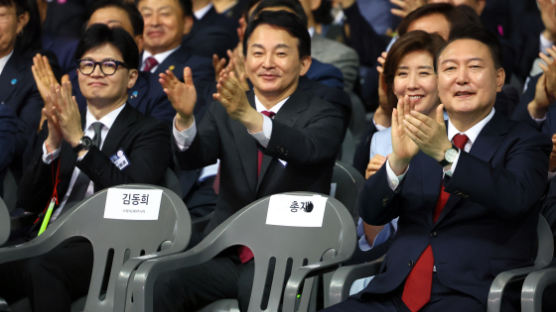 [사설] 수사권 이어 국정원 조사권도 없애려는 ‘운동권 의원들’