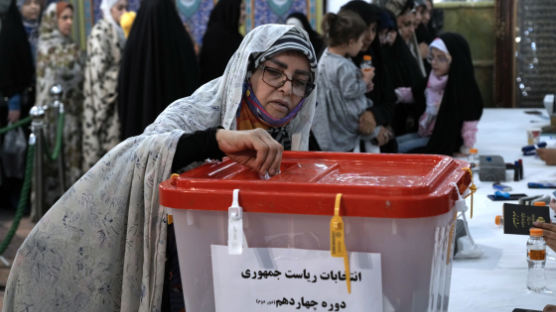 이란 당국자 "개혁성향 페제시키안 개표 초반 앞서"… 대선 결선투표율 50% 안팎