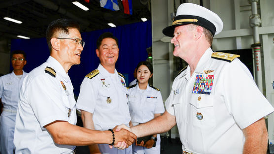 "한국 배 타보자"…美 4성 장군 네 명이 한국 상륙함 찾은 까닭