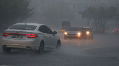 수도권 시간당 30㎜ 폭우, 남부는 36도 폭염…‘극과 극’ 장마