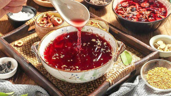 [윤덕노의 식탁 위 중국] 신맛에 진심인 중국의 여름철 산매탕(酸梅湯)