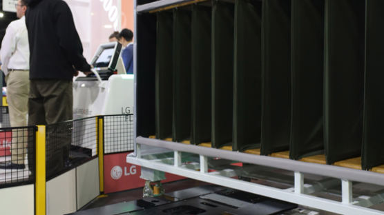 LG전자 산업용 물류로봇, 첫 국제 안전 인증…스마트 팩토리 공략