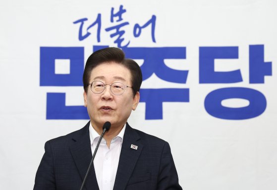 이재명 “주식 팔아야 하냐고 묻는 노인들에게 ‘안 사는 게 좋다’고 답해”