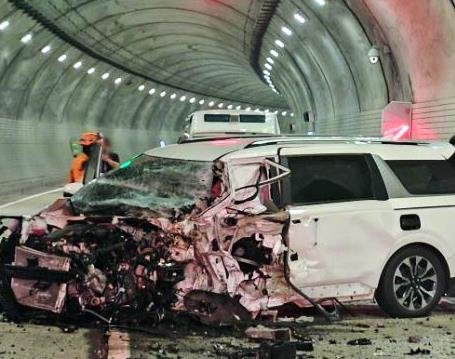 '영월 역주행 참변' 남편 잃고 부모님도 위급…한문철 답변보니