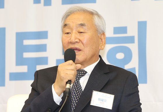 이재오, '남민전 사건' 재심서 45년만 무죄…"다시 사는 기분"