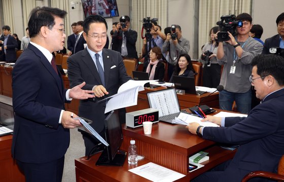 [속보]국회 운영위, 김건희·명태균 등 국감 증인 30명 채택