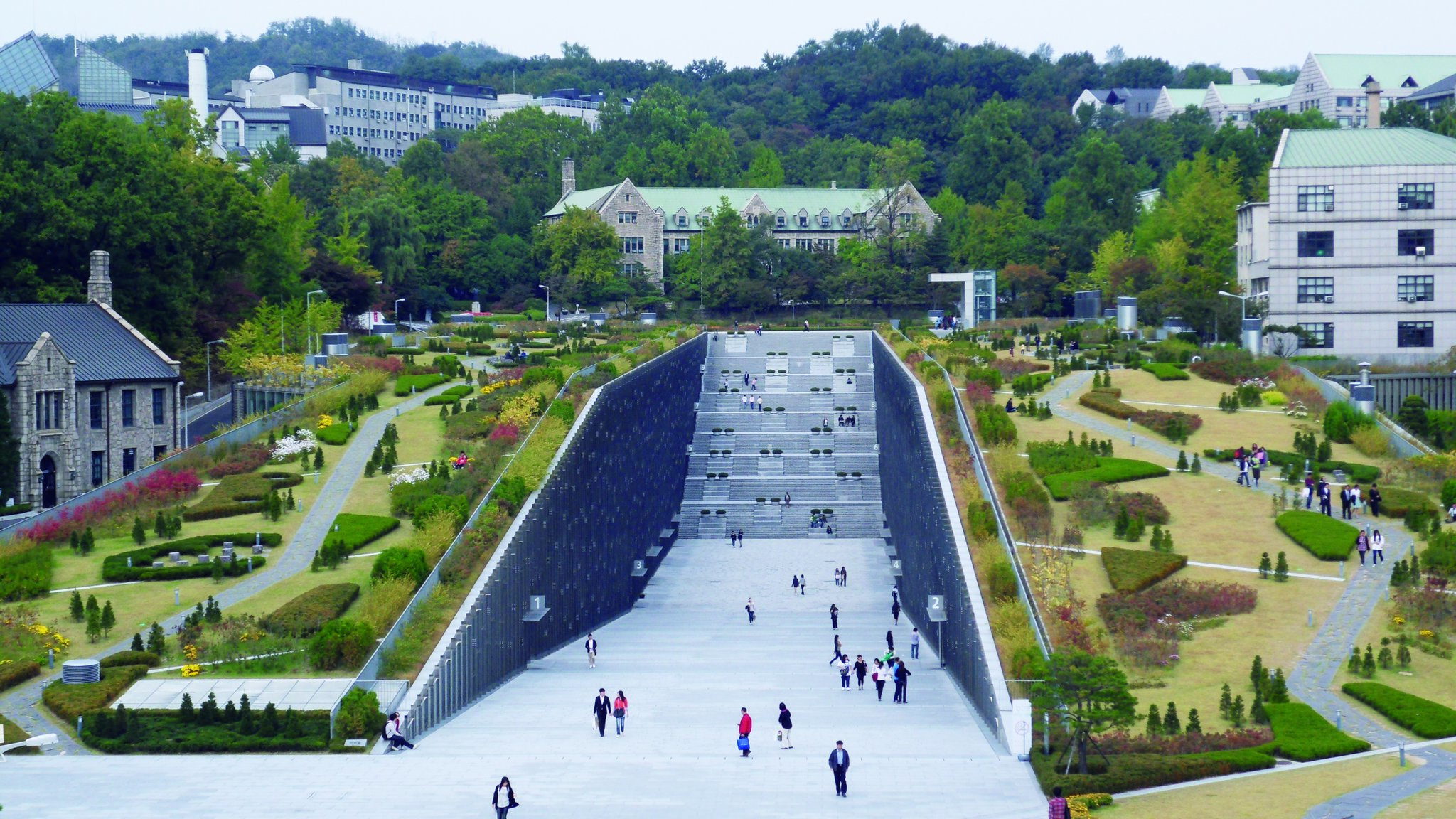 이화여대 경영전문대학원, 여성 리더 양성 교육 프로그램 운영