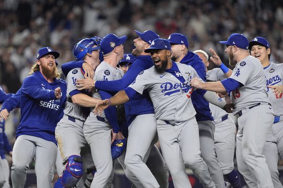 [속보] MLB 다저스, 양키스 꺾고 월드시리즈 8번째 우승