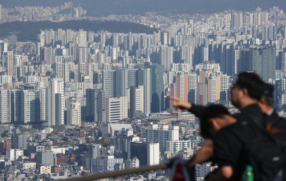 상위 20% 아파트 한 채로 하위 11채 산다…양극화 '역대 최고'