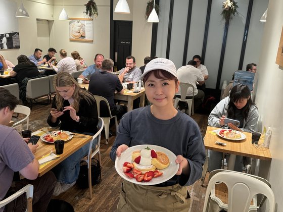 日맛집 앞, 긴 줄 사라지나…"500엔에 샀다" 시간 사는 사람들 [줌인도쿄]