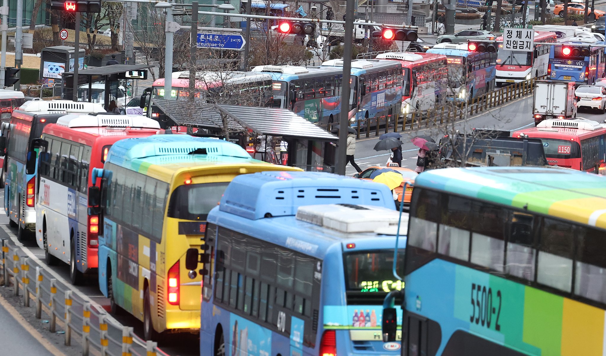 [단독] 40여개 광역버스 노선...“적자 쌓여 면허 반납도 불사”