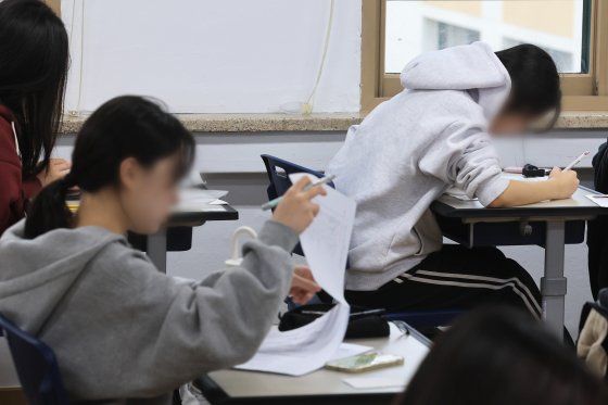 어려워서 킬러? 안 배워서 킬러?…오락가락 난이도에 수능 또 논란