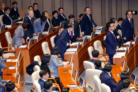 국회 '비상계엄' 관련 2차 현안질의…野, 尹탄핵안 본회의 보고