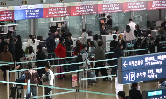 인천공항, 코로나19 딛고 여객·실적 날아올랐다…2019년 수준 완전 회복