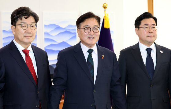 [단독] 살얼음 속 여야정협의체 26일 출범…5개국 공동사절단도 합의